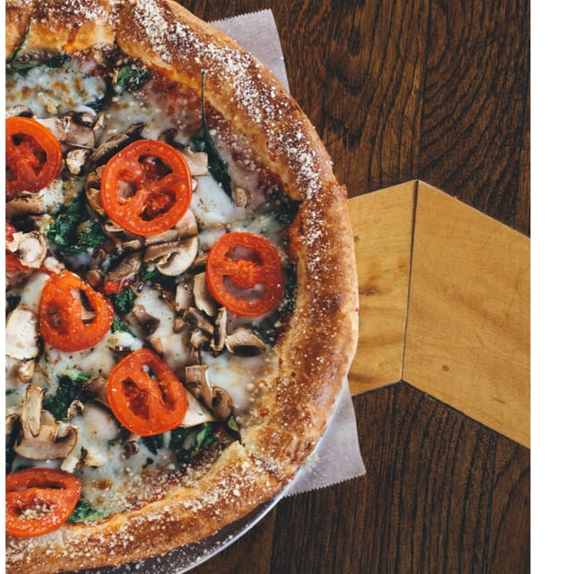 Mona Lisa Pizza.